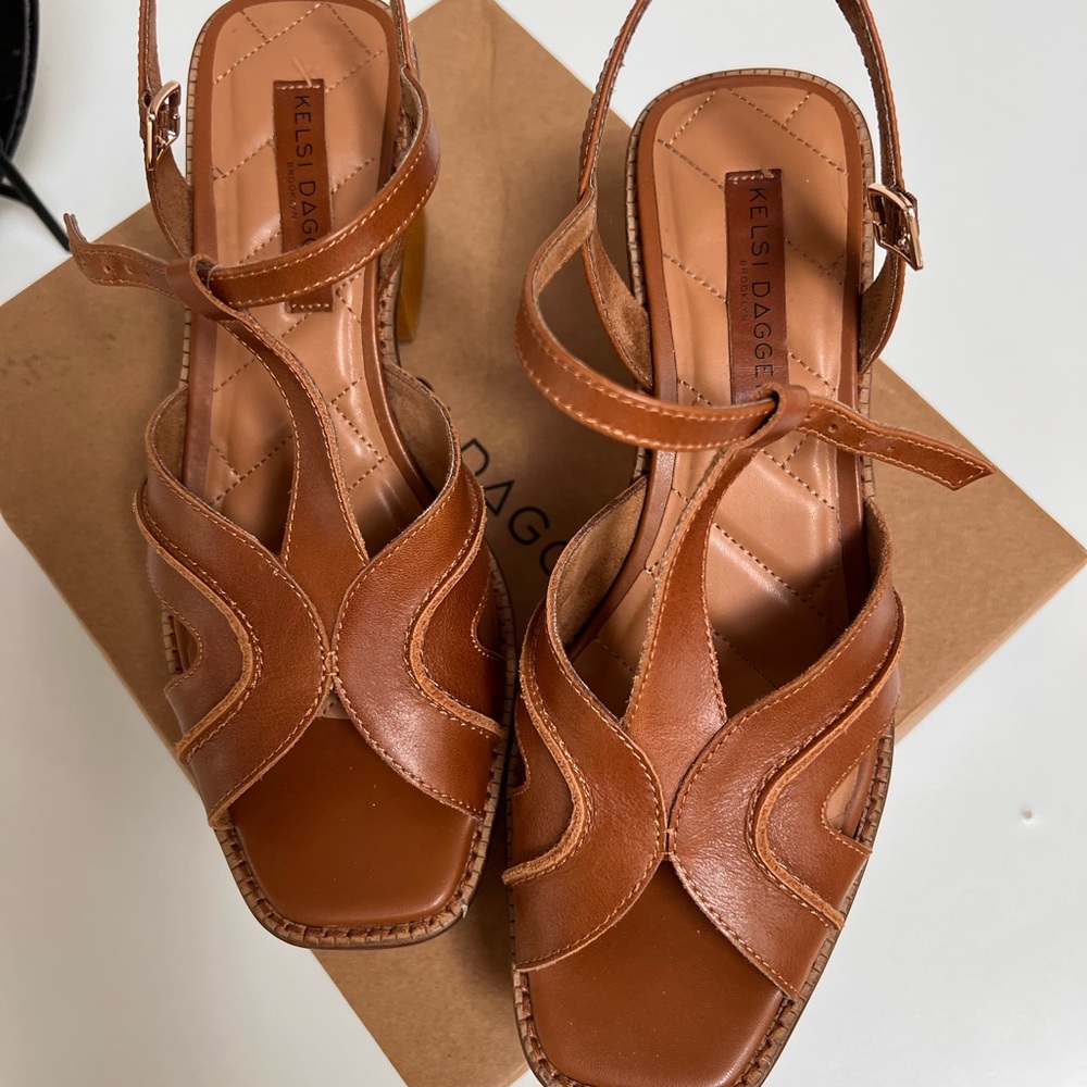 Kelsi Dagger Genie Fox Platform Sandals